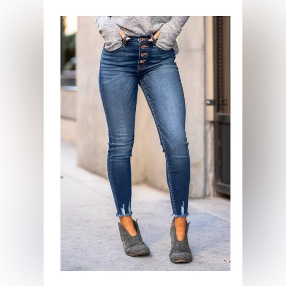 KanCan Estilo High Rise Button Fly Skinny Jeans Women’s Size 27 Distressed